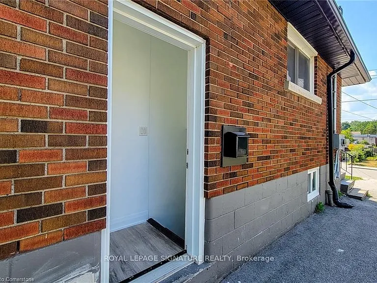 265 W 19th St — Photo 2