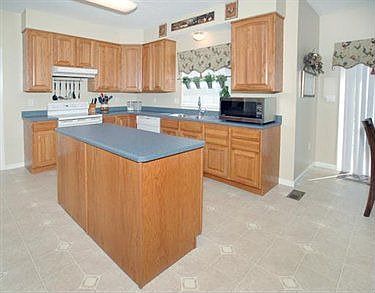 2nd image of 905 Arberdeen Dr