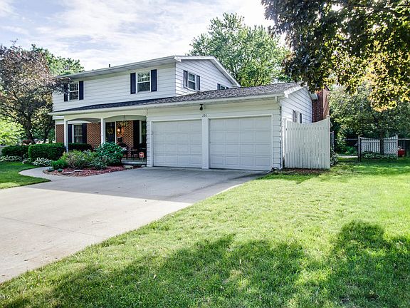 5th image of 226 S Moorland Dr