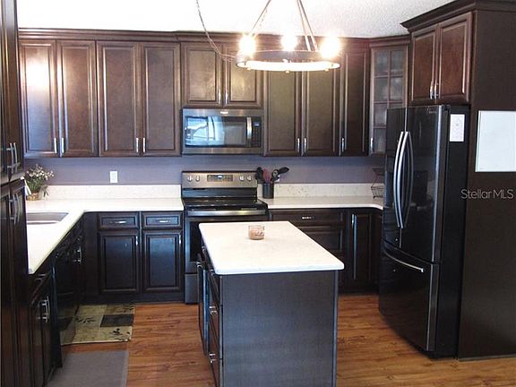 4th image of 1108 Branchwood Dr