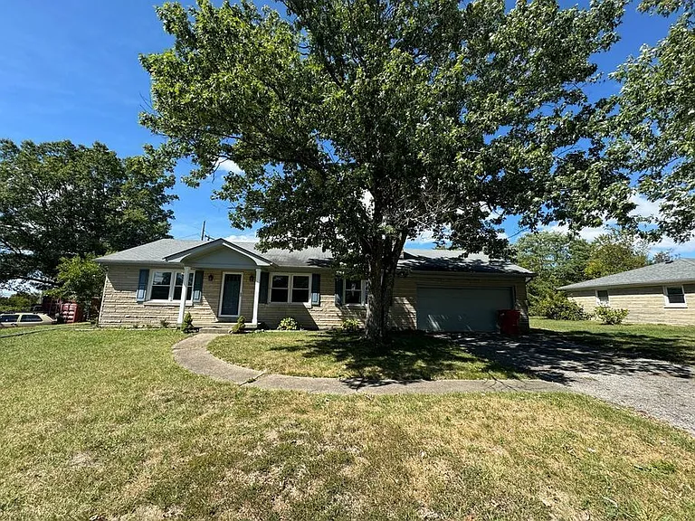 101 Rainbow Dr — Photo 2
