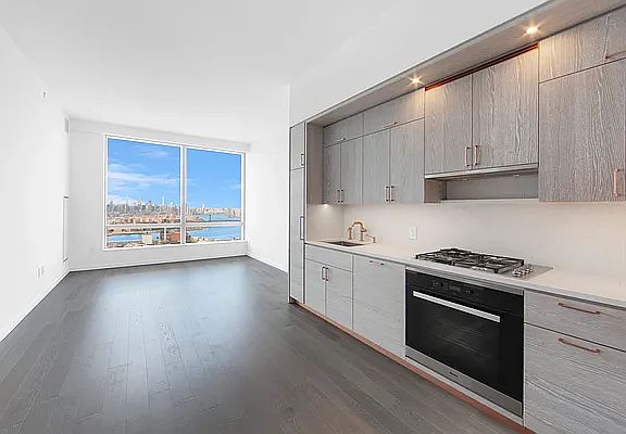 3rd image of 1 City Point Floor 56