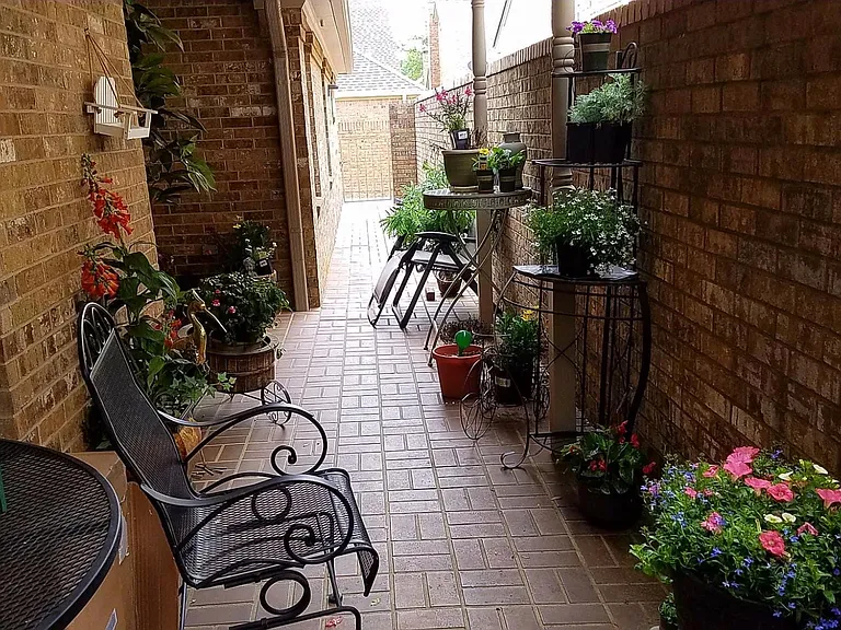 418 Woodland Hills Dr #1 — Photo 9