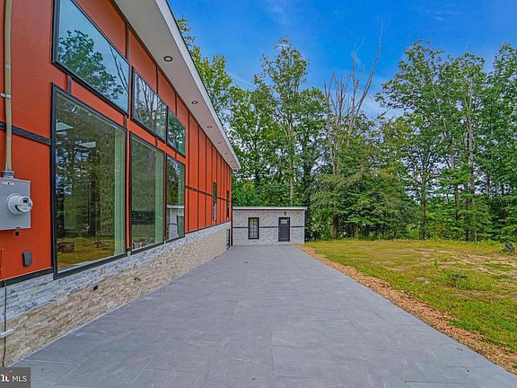 3rd image of 12116 Old Fort Rd