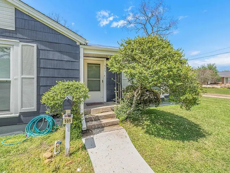 505 Bolton Ave — Photo 2