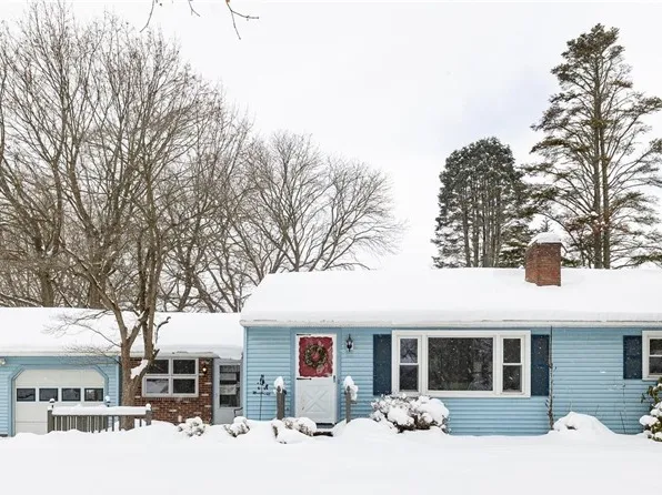 75 Horizon Dr, Rochester, NY 14625