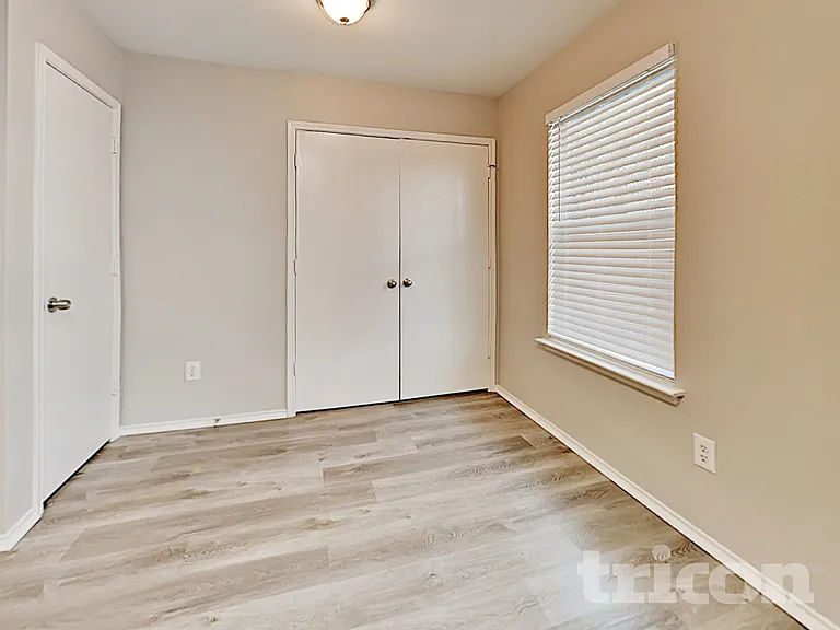 1320 Cleardale Dr — Photo 6