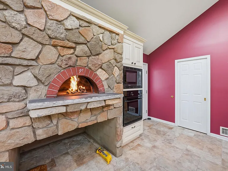7 Monroe Pl — Photo 7