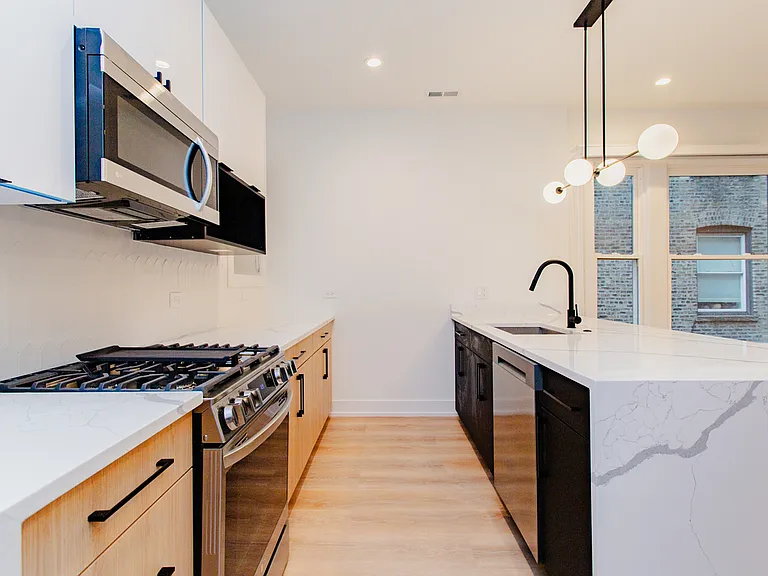 2204 N Kedzie Blvd #2 — Photo 2