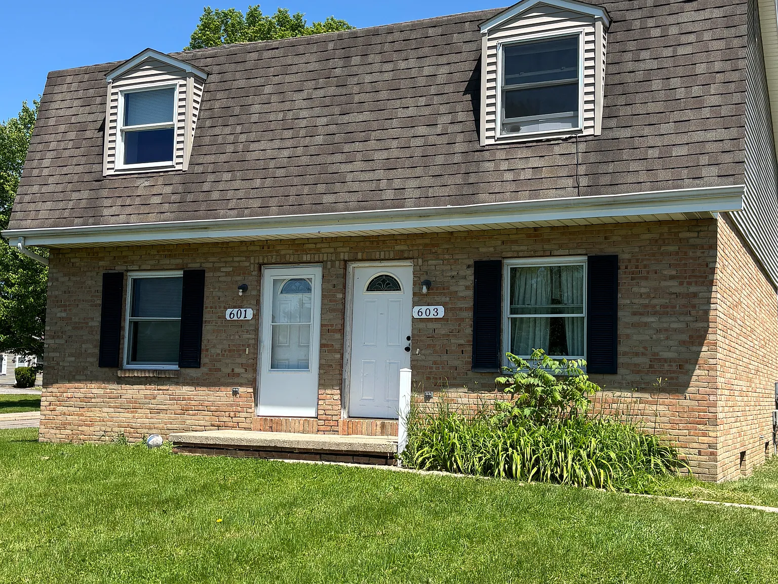 2 bed, $975 — Photo 1