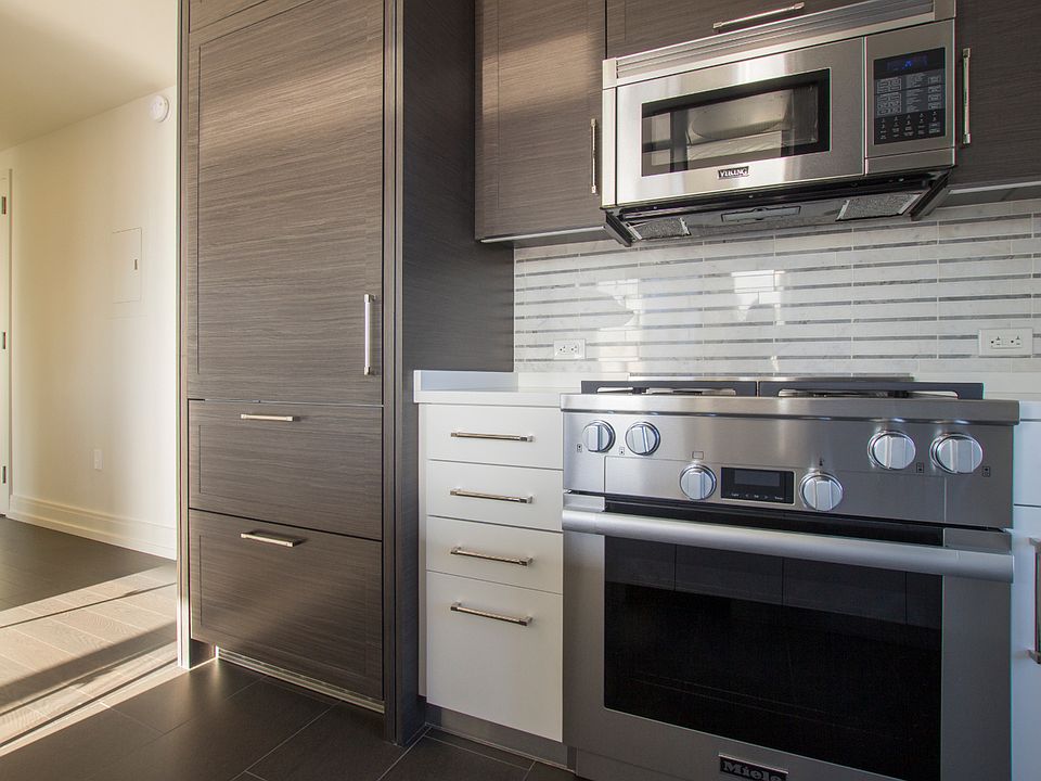 1st image of 555 10th Ave Unit 14C