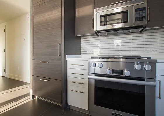 Rented by Extell Marketing Group LLC | media 29