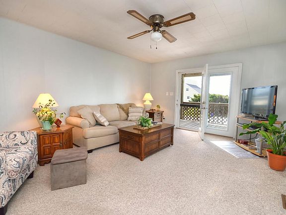 5th image of 2522 W Beach Dr