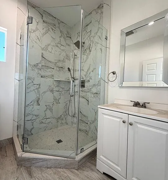 6744 Radford Ave — Photo 10