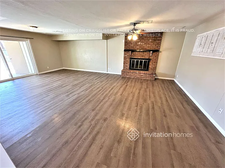 111 E McKinley St — Photo 5