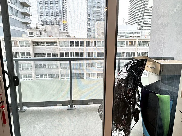 50 Dunfield Ave N #1213 — Photo 4