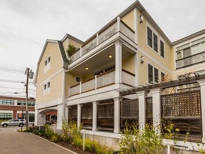 50 Waltham St Unit 212, Lexington, MA, 02421