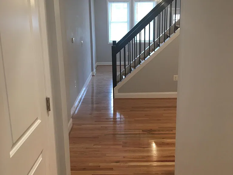 3804 Falls Rd — Photo 8