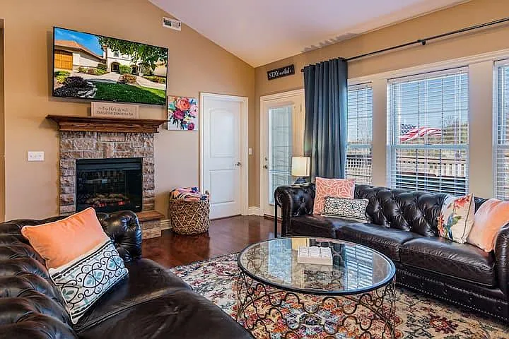 132 Lugano Ln — Photo 3
