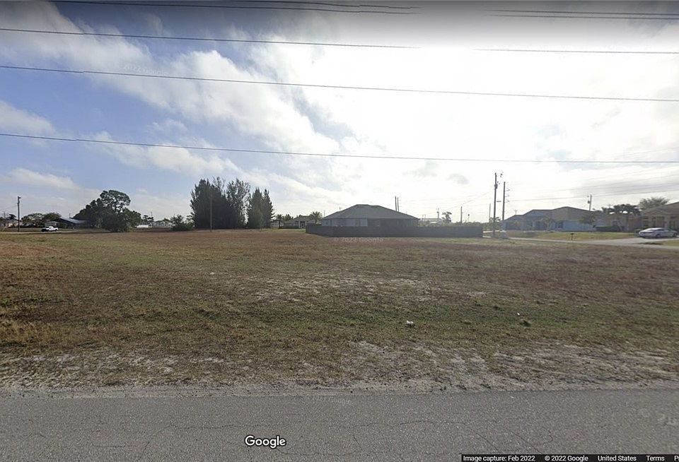 2nd image of 2409 Chiquita Blvd N