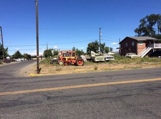 2 N K St, Toppenish, WA 98948