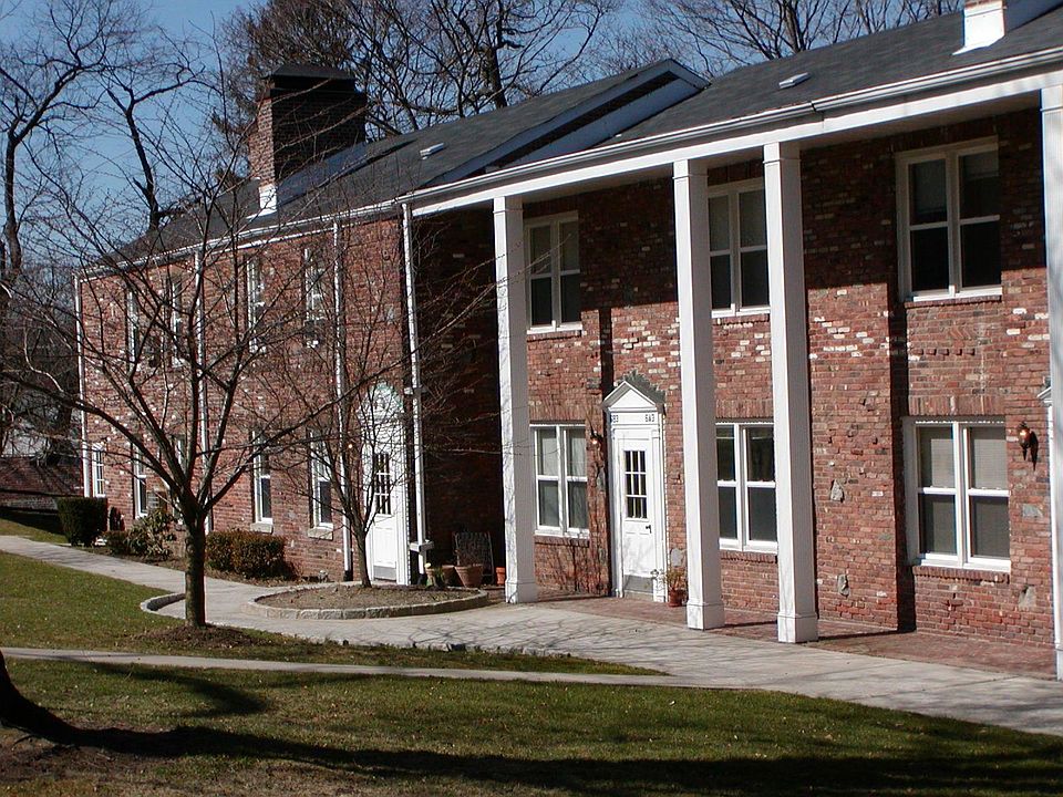 1st image of 15 Beacon Hill Dr #4