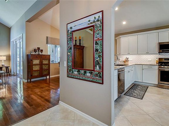 3rd image of 1028 S Pointe Alexis Dr