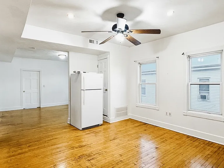 394 Spring St #3 — Photo 5