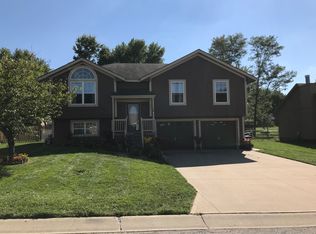305 Poplar St, Peculiar, MO 64078