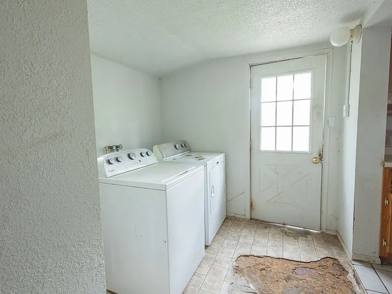 304 W Fort Scott St — Photo 15