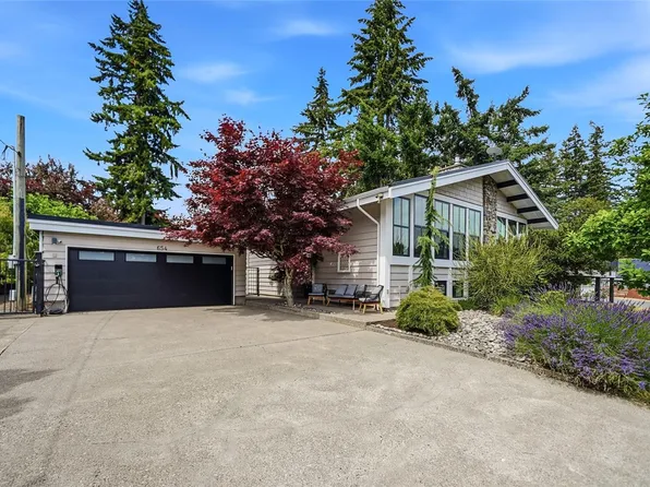 654 Hawthorne Rise, Nanaimo, BC V9P 2A1