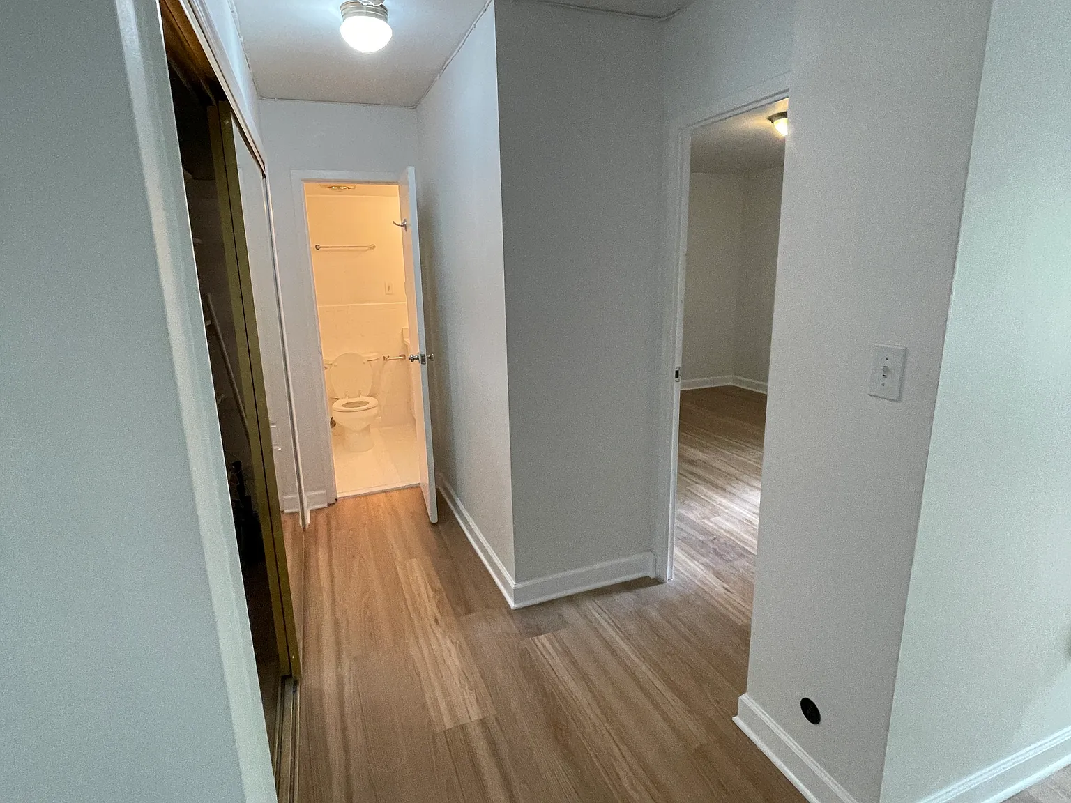922 24th St NW — Photo 3