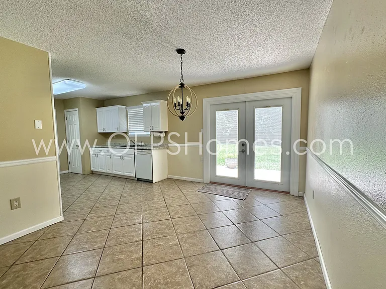 2961 2nd Ave — Photo 5