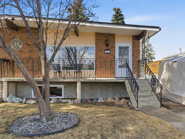917 E 42nd St SE, Calgary, AB T2A 1L3