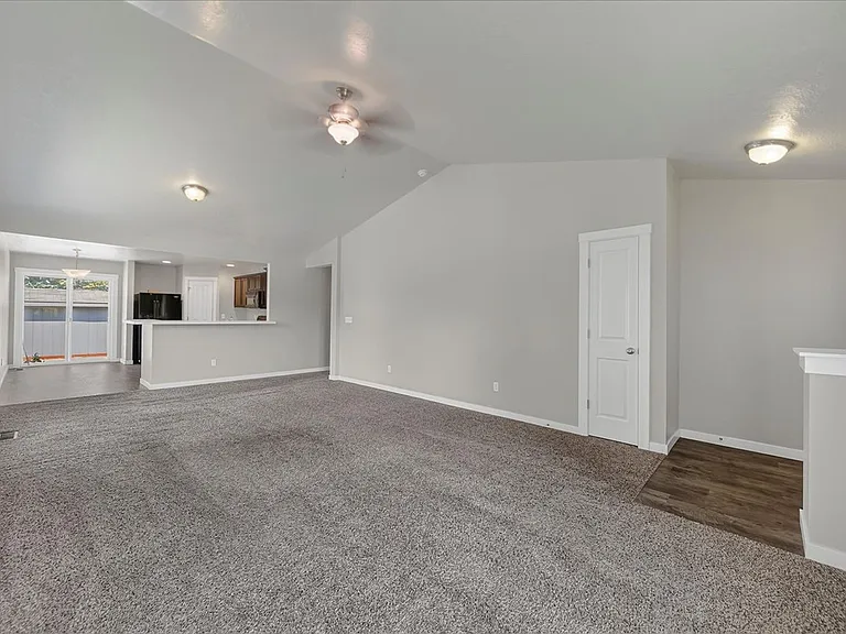 3914 W Meadowpine St — Photo 4