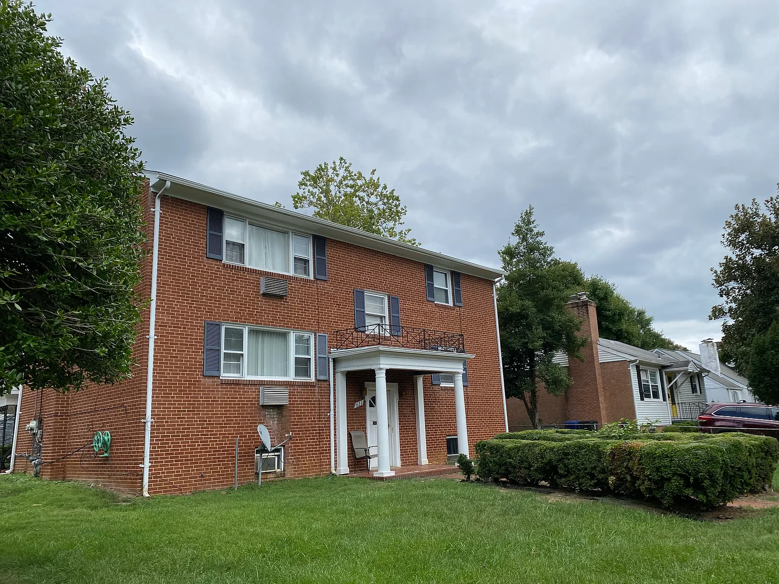 2 bed, 1092 sqft, $2,400 — Photo 1