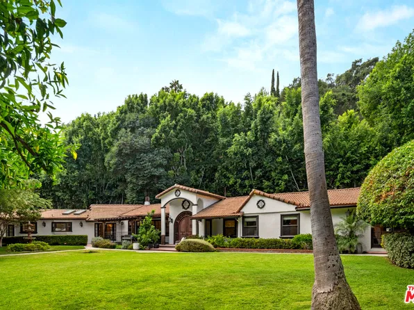 4145 Sunswept Dr, Studio City, CA 91604