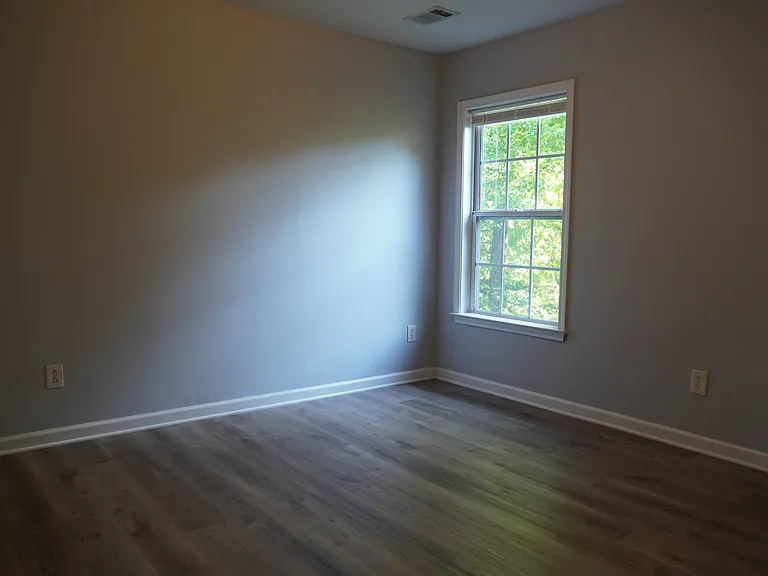 Elmendorf Ln NW — Photo 32