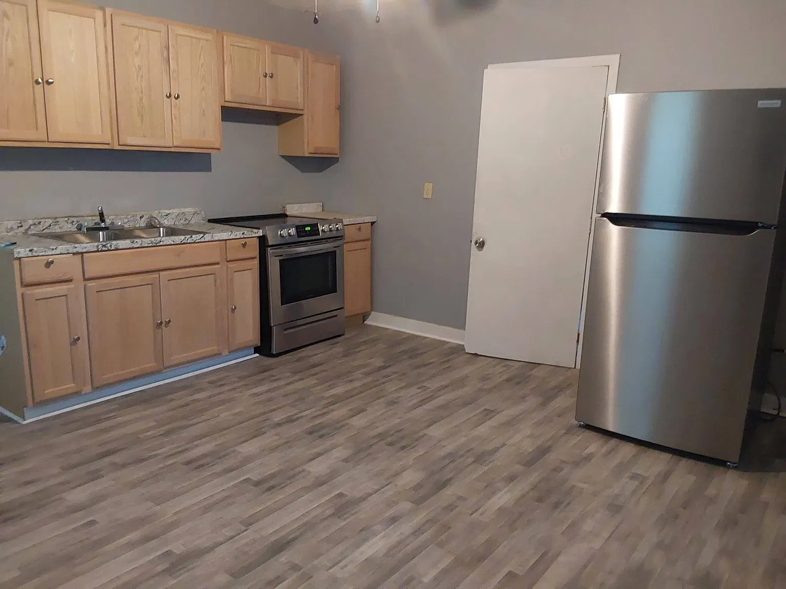 2 bed, 850 sqft, $900 — Photo 3