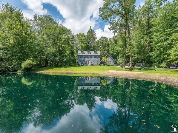 4270 School Rd, Temperance, MI 48182
