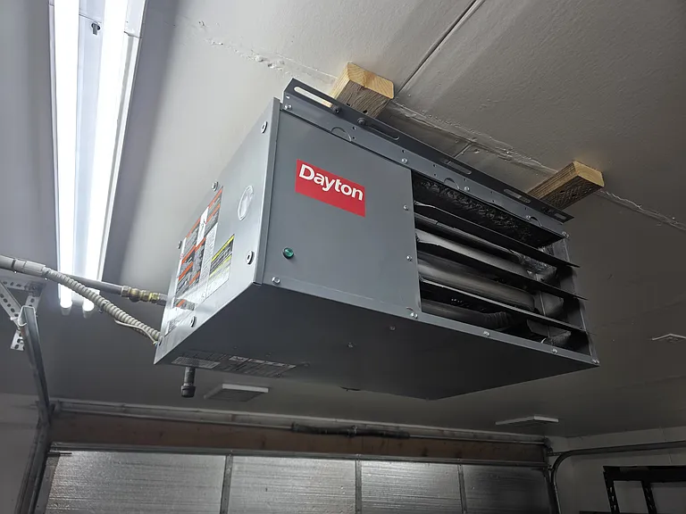 Gas forced air ceiling unit. Just had new motherboard install