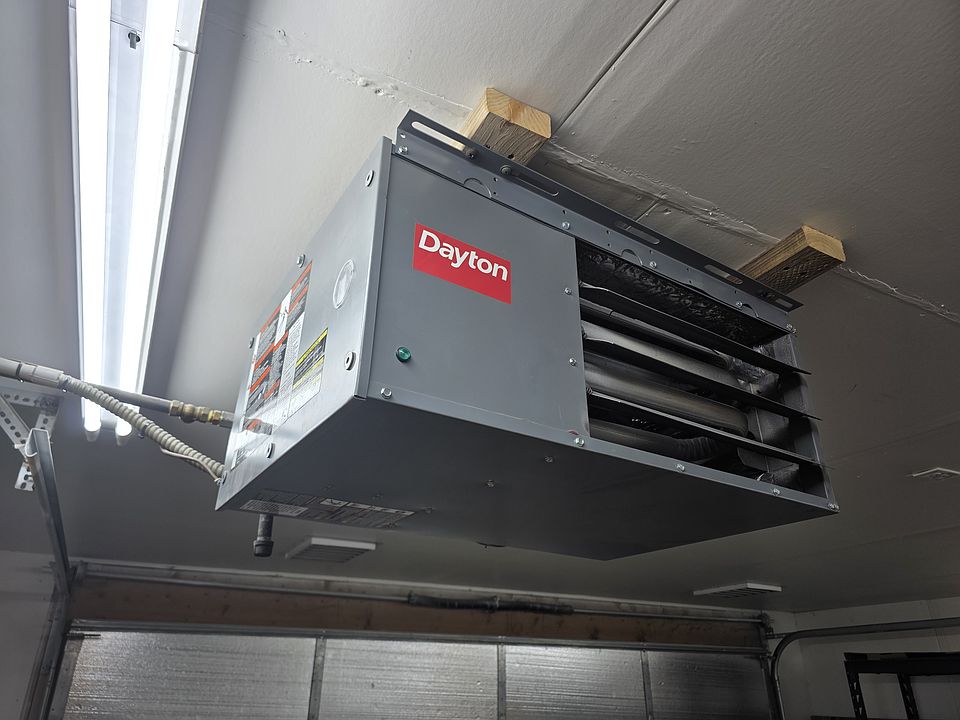 Gas forced air ceiling unit. Just had new motherboard install