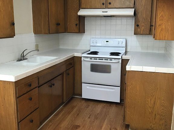4th image of 417 N Curtis Ave #C