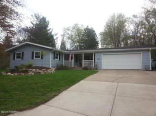 61 New Moon Ter S, Springfield, MI 49037