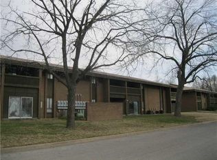 409 S 7th St, Rogers, AR 72756