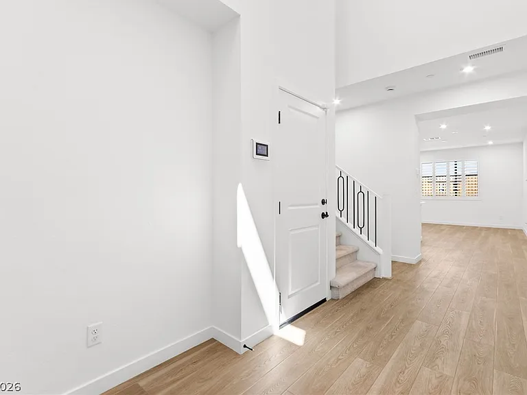 680 Echelon St — Photo 10