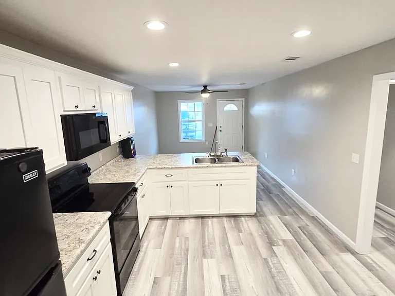 12B Beach Rd #12B — Photo 5