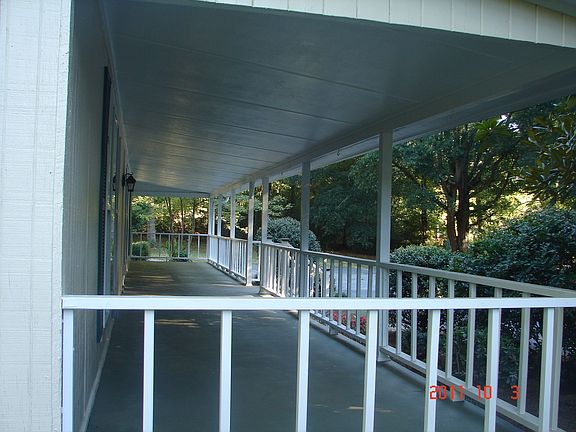 Huge party front porch