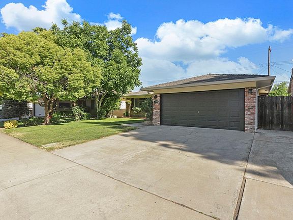 3rd image of 2301 Oxford Way