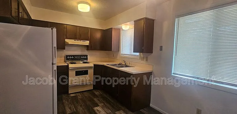 796 Whittier St #2 — Photo 5